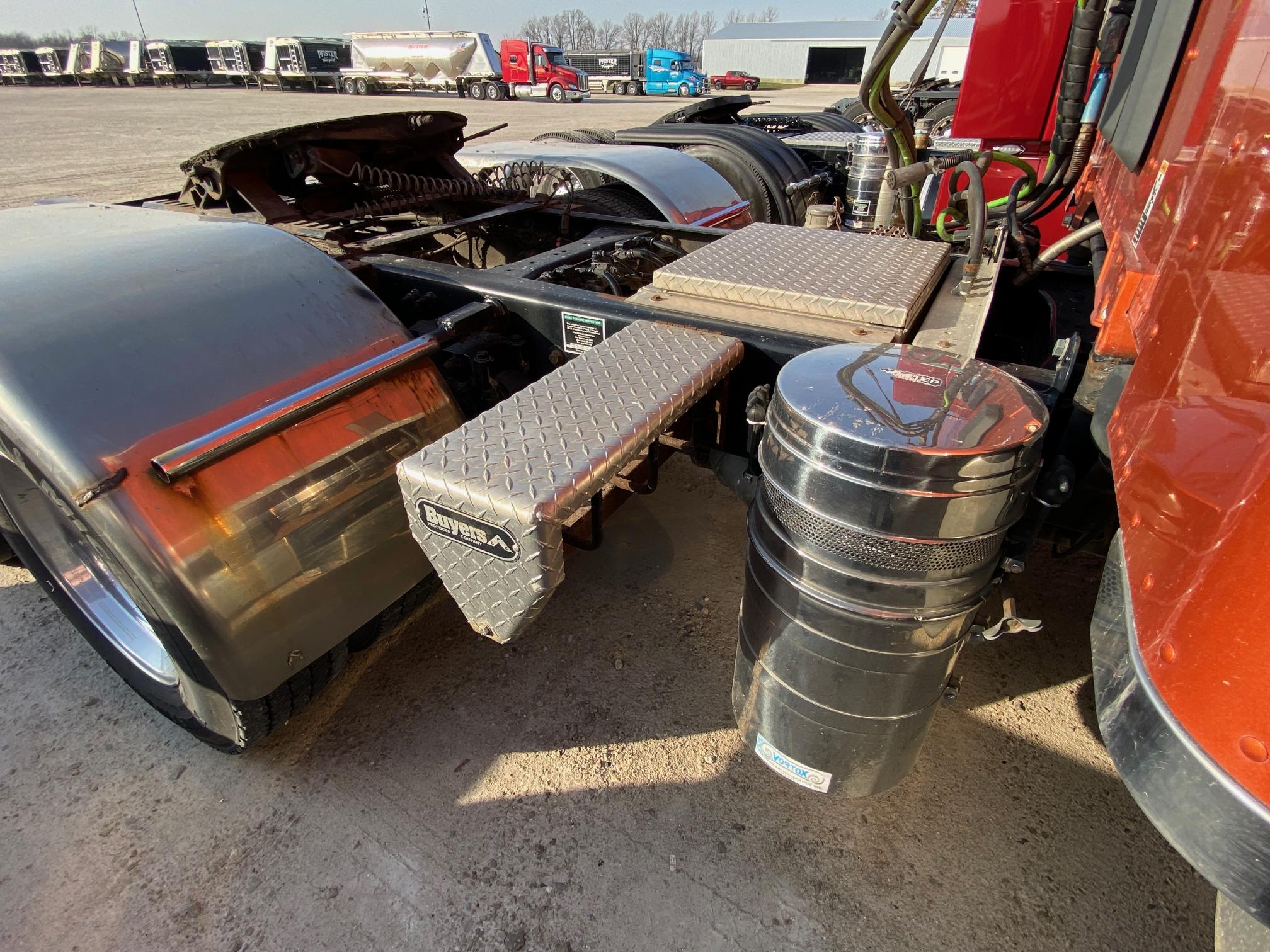 2020 PETERBILT 579 - Image 31